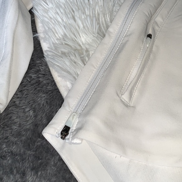 RARELY WORN NIKE ZIP UP!! s - Picture 4 of 4